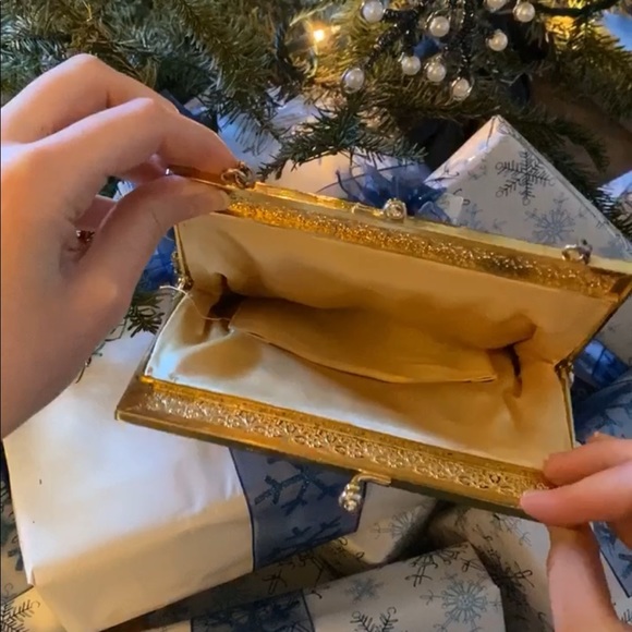 Purse - Picture 2 of 2